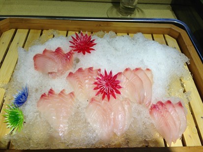 金鲷鱼刺身图片