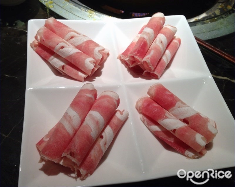 锅比盆大