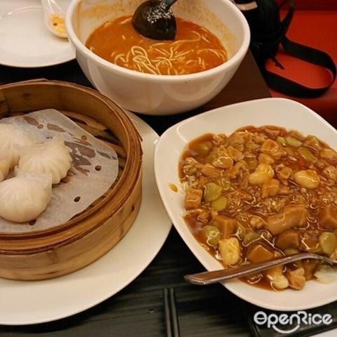新港烧味甜点店