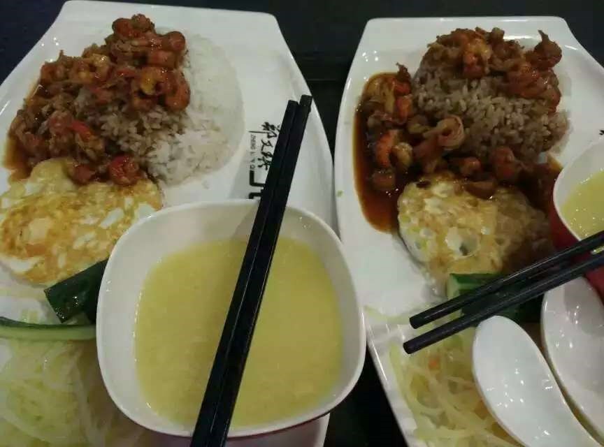 郑文琪龙虾盖浇饭