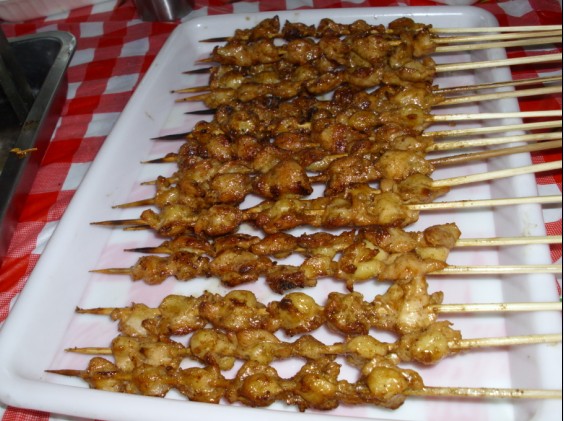 烤羊肉串，肥瘦相间