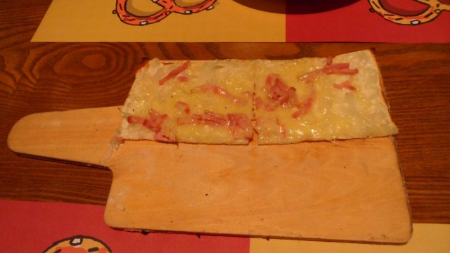 烟肉芝士薄饼