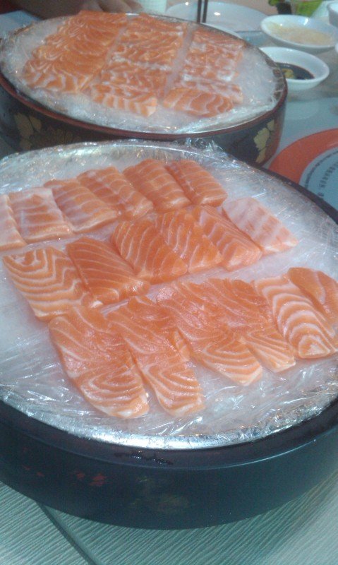 超厚的三文鱼腩