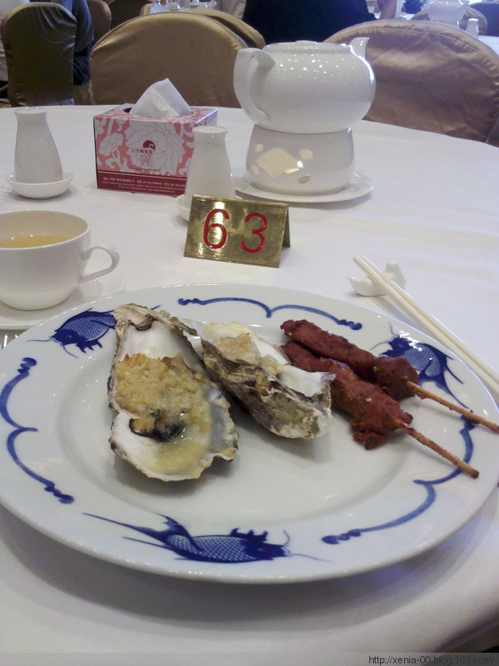 炭烧生蚝和串烧羊肉~美味~