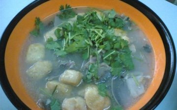 好吃的汤包和老鸭粉丝汤