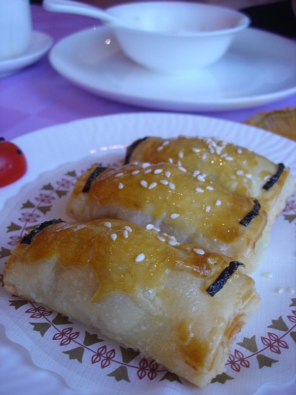 鹅肝酱叉烧酥，好松化，味道都好正，不过吃唔出有鹅肝酱味道