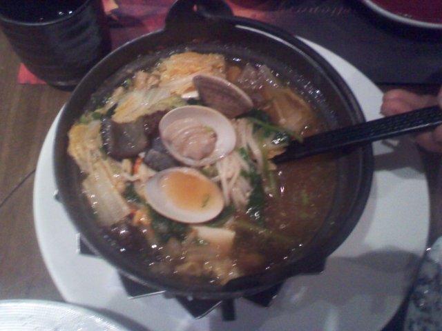 海参锅：68元，纯坑爹的一个菜，只有几粒小小海参，其他都是大白菜，味道像麻辣烫