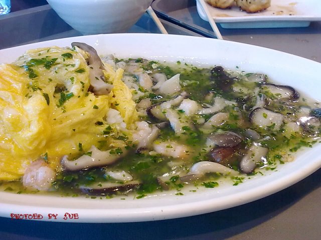 翡翠虾仁蛋包饭