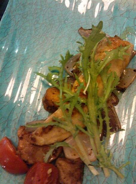 忘了什么鱼,垫底的是烤焦的土豆