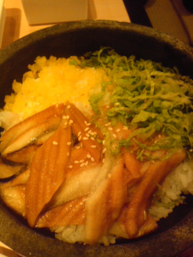 鳗鱼石锅拌饭