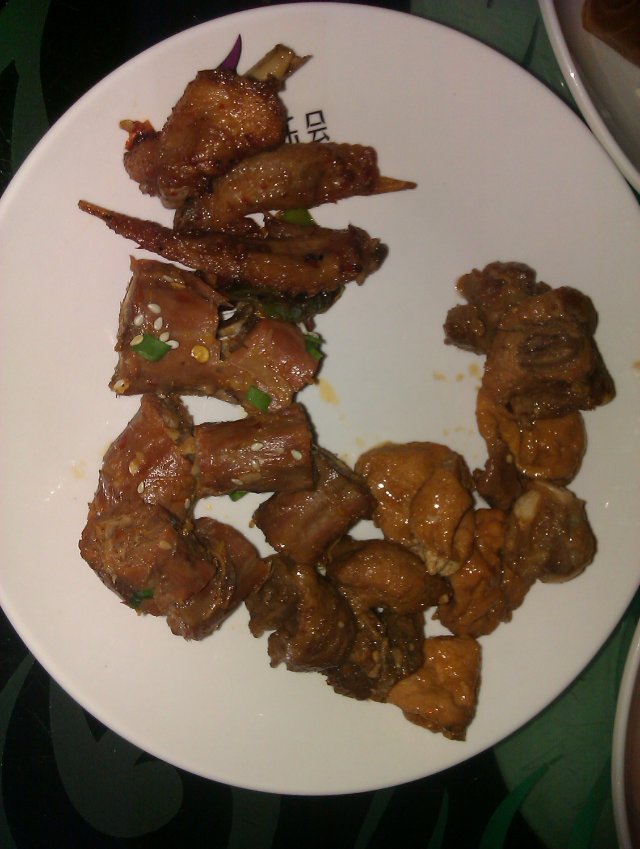 卤鸭颈，鸡翼尖