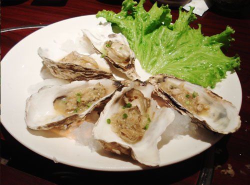 最冰火两重天的一道菜——火烧生蚝。
