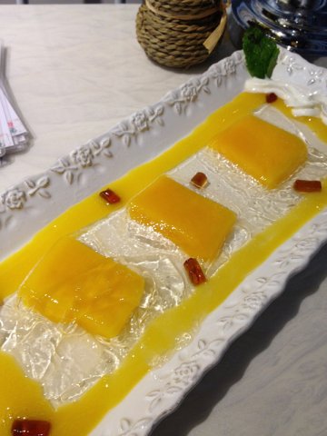 国王的新衣，其实就是芒果肠粉，不过D肠粉真是好晶莹剔透，好有口感啦~~~~好味高水准~~