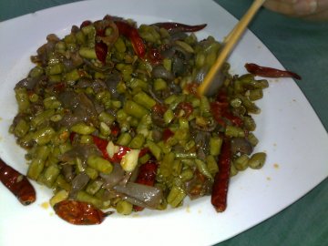 酸豆角鸭胗