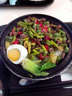 泡椒鸡肫煲仔饭