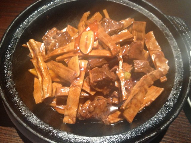 牛腩煲