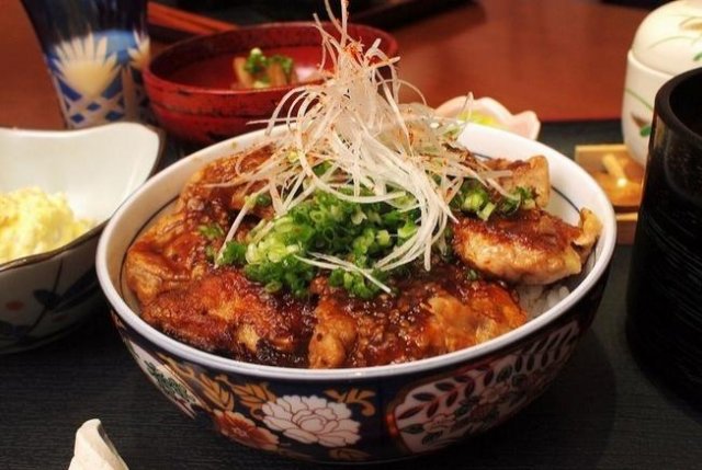 鹅肝牛肉盖饭