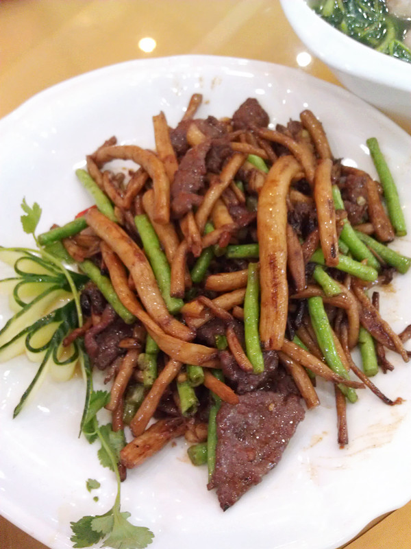 茶树菇炒牛柳