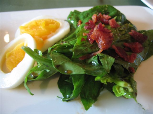 菠菜烟肉鸡蛋沙律