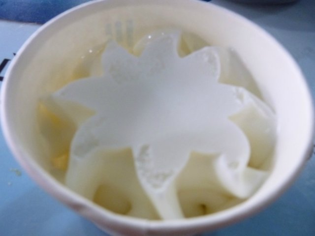鲜奶冰淇淋