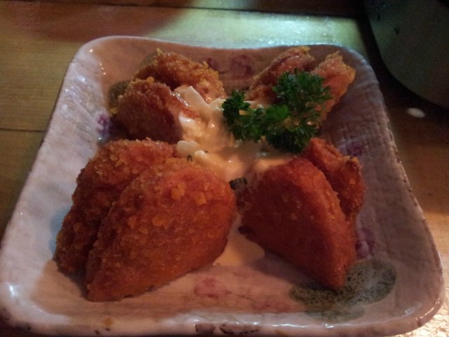 虾饼配塔塔酱