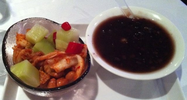 小菜和紫米粥
