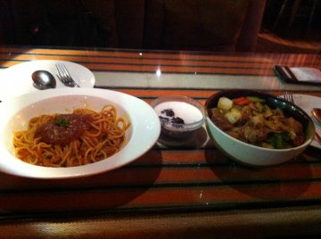 肉酱面 牛柳饭