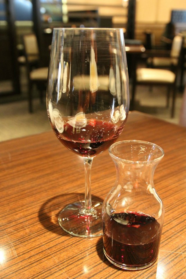 红葡萄酒