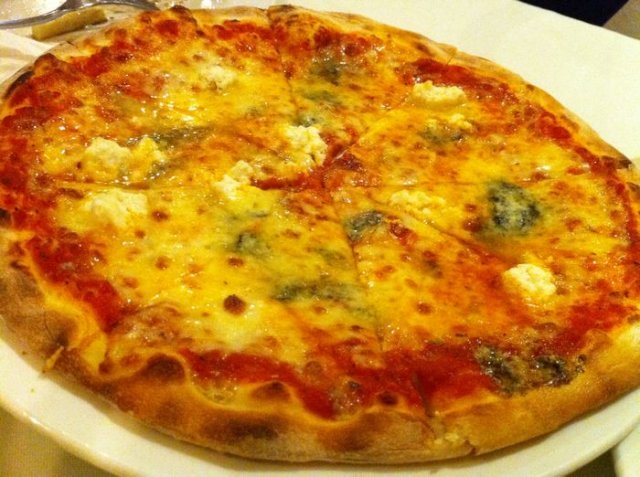 四种乳酪pizza