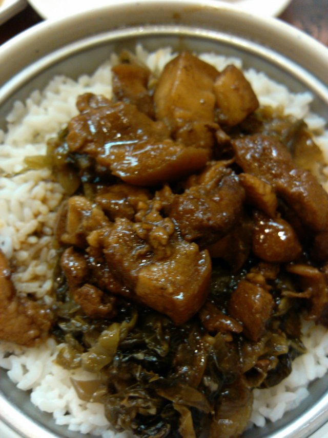 酸菜卤肉饭