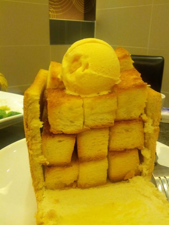 多士的侧面