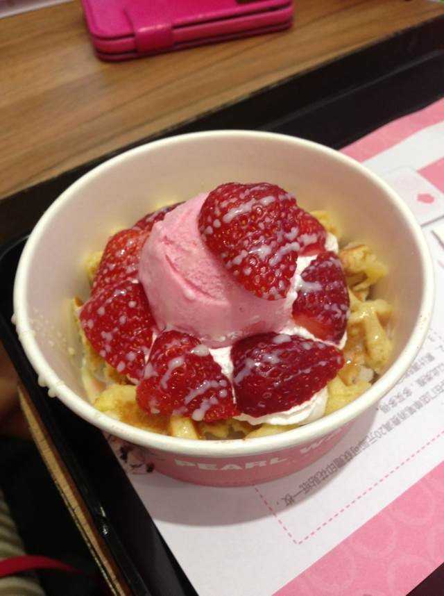 草莓松饼冰淇淋