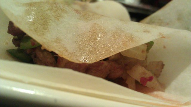手卷薄饼羊肉