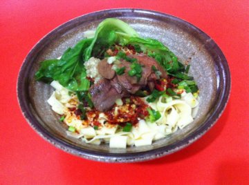 油泼香卤牛肉面