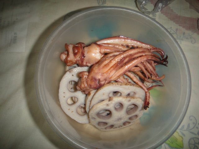 鱿鱼头和藕片