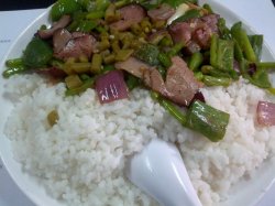 腊肉盖饭