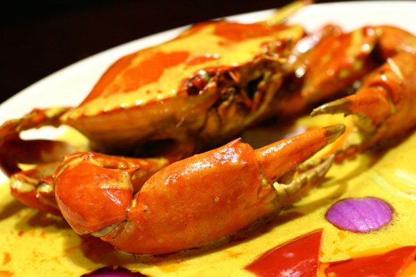 皇牌咖喱蟹：（168元例）：肉蟹先过油锅再以咖喱烩熟，整道菜的精华在于秘制咖喱汁的调配，按林大厨的说法就是越南咖喱泰式做法，关键是处理咖喱汁的比例与时间，要相当精准。这道菜的精华在于咖喱，品尝的时侯一定要叫上米饭，直至吃得盘底朝天那才叫完美。