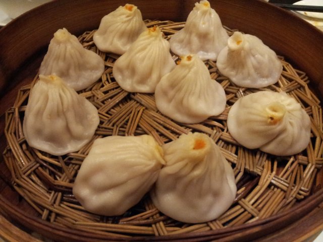 蟹粉小笼包