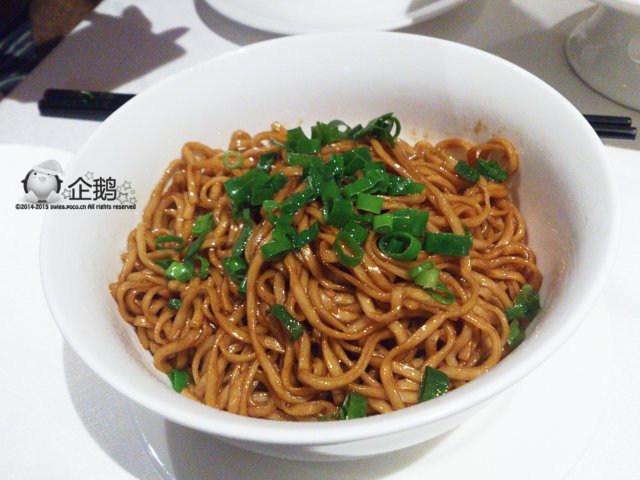 鸡油捞面，填肚子用的，味道中规中矩。