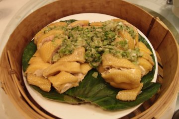 粗海鹽乾蔥荷葉蒸雞