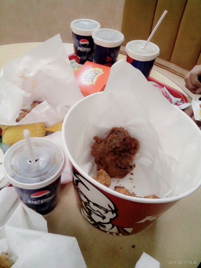 吮指原味鸡新春桶
