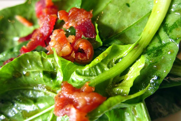 菠菜烟肉鸡蛋沙律 