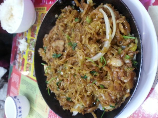铁板酸菜炒五花肉