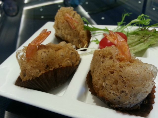 金丝酥凤尾虾芋角