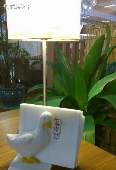 小鸭子与台灯