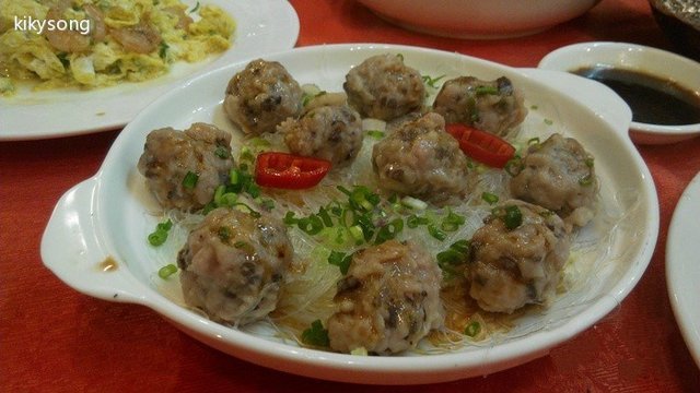 粉丝蒸肉丸