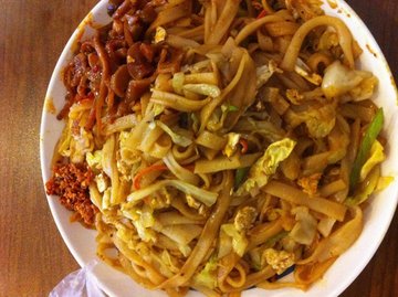 鸡蛋炒河粉