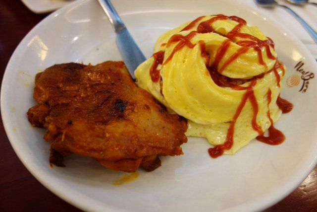 新奥尔良烤鸡腿蛋包饭
