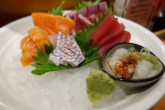 生鱼片定食