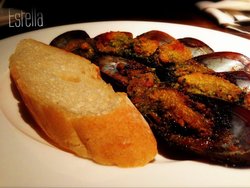 烤塔斯马尼亚青口，榛子蒜牛油，巴马臣芝士